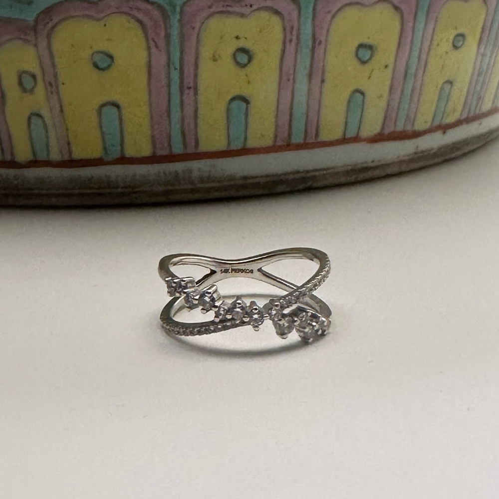 Ferko’s 14k White Gold Criss Cross Diamond Cluster Ring